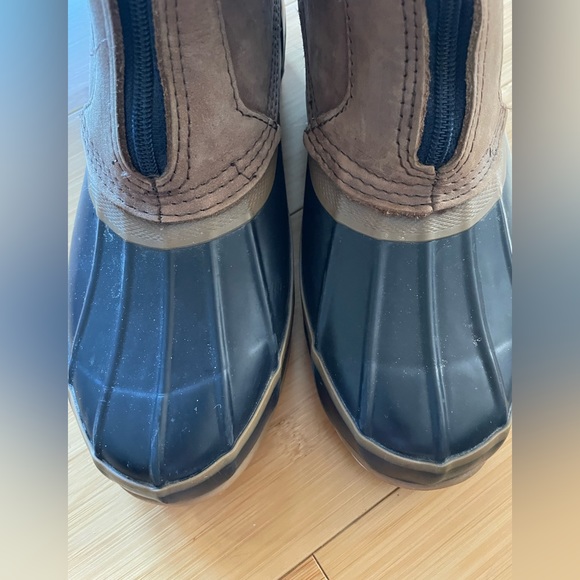 G. H. Bass & Co. Women's Duck Boot Size 9 - Picture 4 of 8